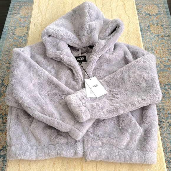 NWT UGG Mandy Faux Fur Hoodie. M - Picture 4 of 16